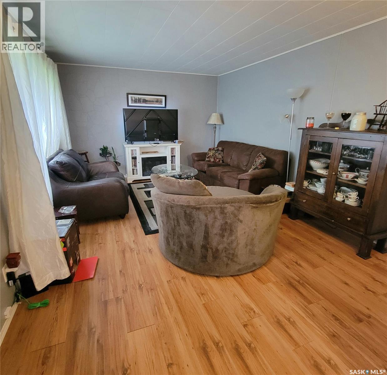103 Brooks Avenue, Sturgis, SK - Indoor Photo Showing Living Room