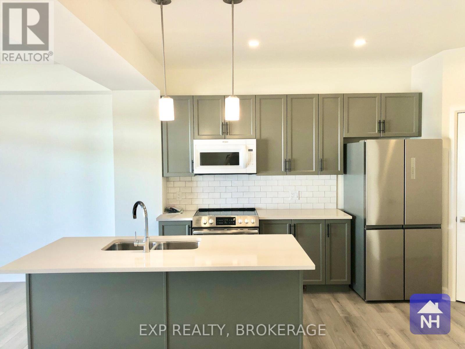 1425 Summer Street, Kingston (Kingston East (Incl Barret Crt)), ON - Indoor Photo Showing Kitchen With Stainless Steel Kitchen With Double Sink With Upgraded Kitchen