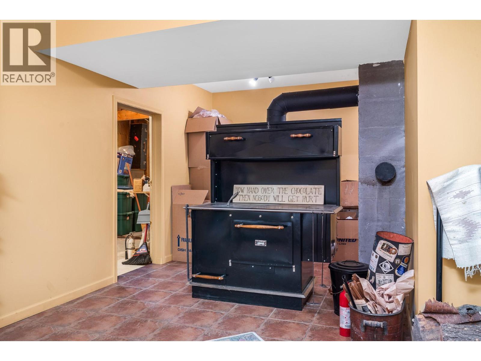 599 Whitevale Road, Lumby, BC - Indoor