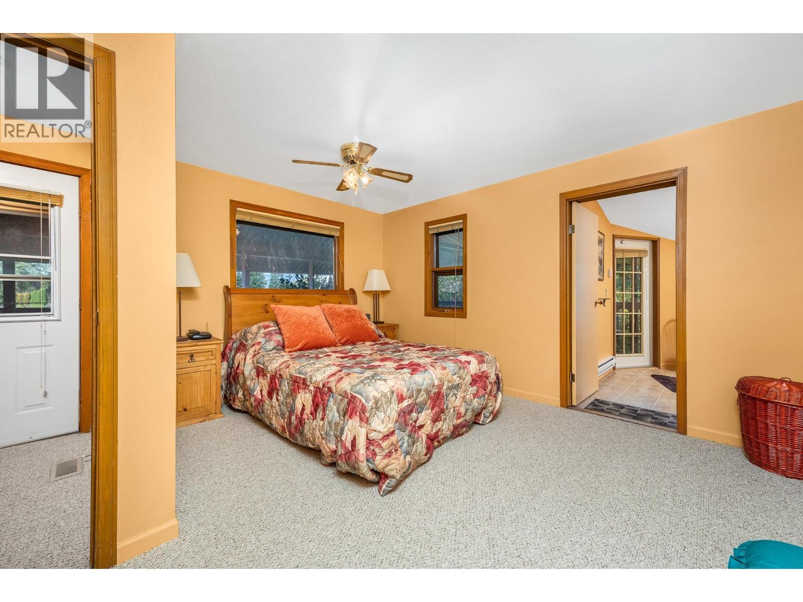 599 Whitevale Road, Lumby, BC - Indoor Photo Showing Bedroom