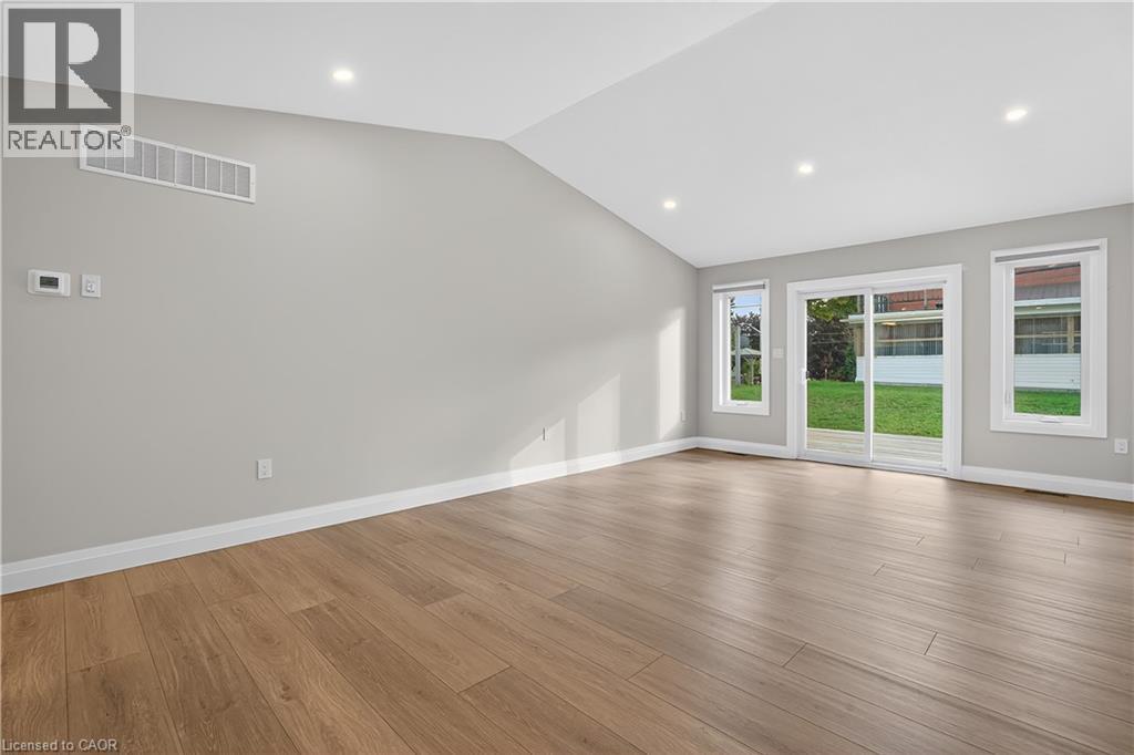 166 Webb Street, Harriston, ON - Indoor Photo Showing Other Room