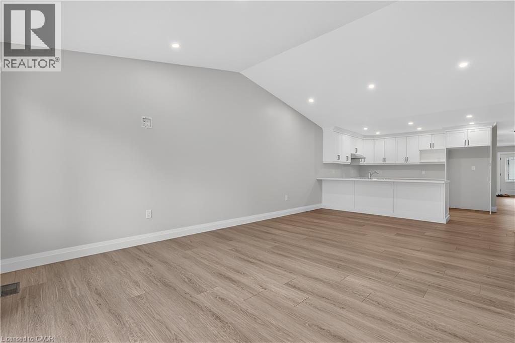 166 Webb Street, Harriston, ON - Indoor