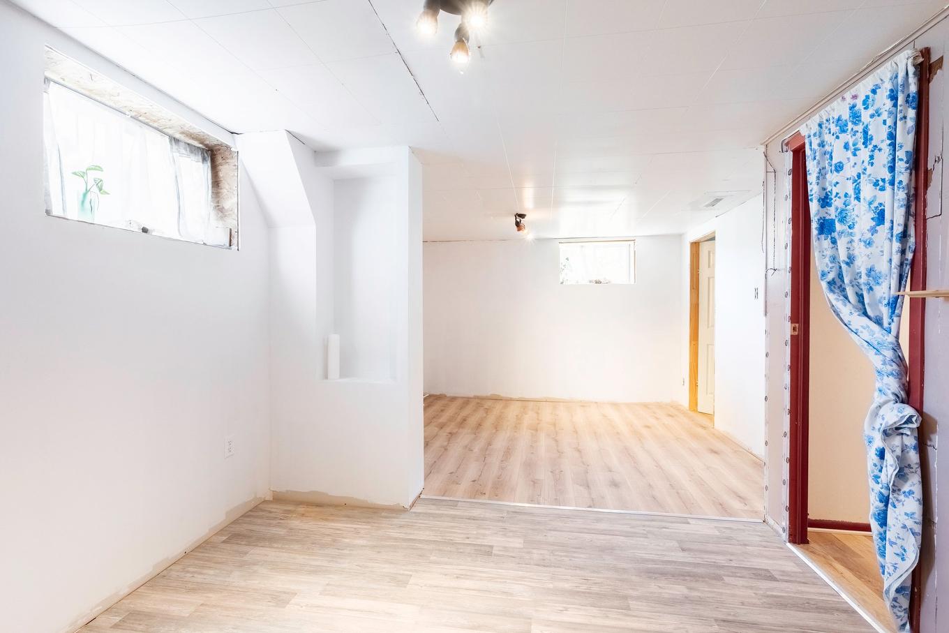 Dwelling - 94Z Rue Bellevue, Saint-Pamphile, QC - Indoor Photo Showing Other Room