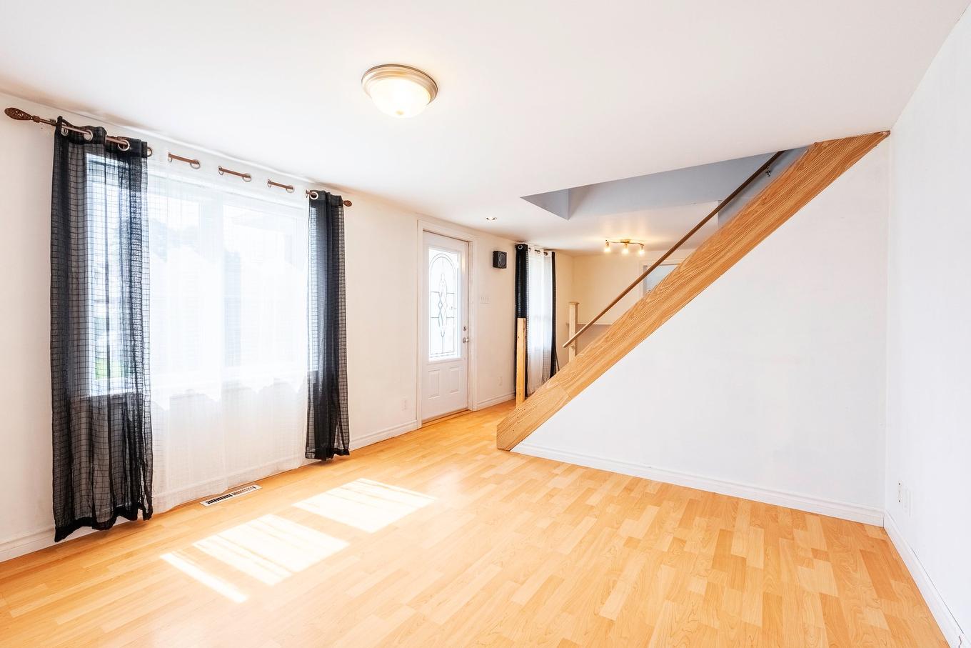 Living room - 94Z Rue Bellevue, Saint-Pamphile, QC - Indoor Photo Showing Other Room