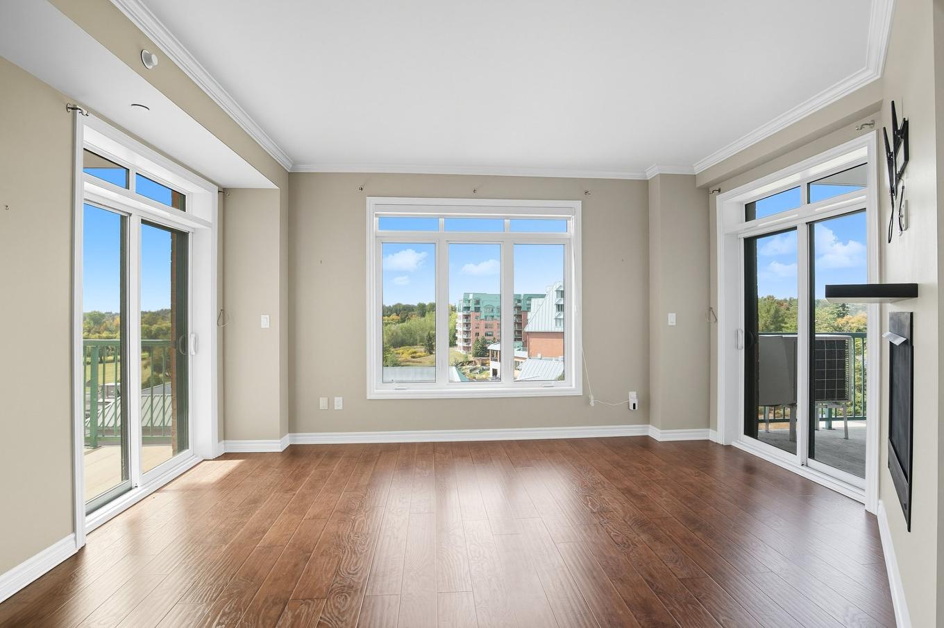 Salon - 512-1180 Ch. D'Aylmer, Gatineau (Aylmer), QC - Indoor Photo Showing Other Room