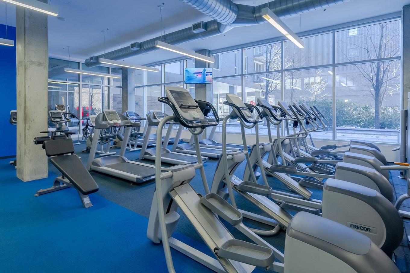 Salle d'exercice - 1648-1414 Rue Chomedey, Montréal (Ville-Marie), QC - Indoor Photo Showing Gym Room