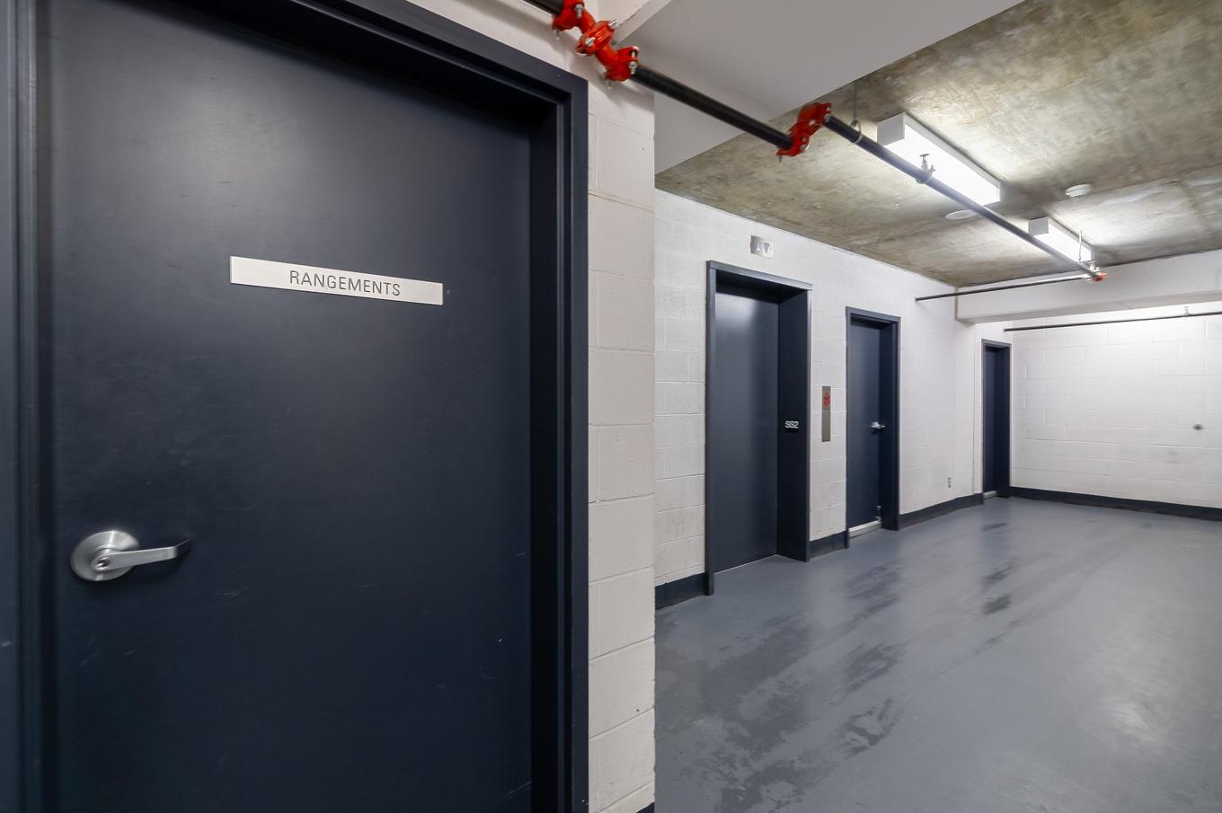 Rangement - 1648-1414 Rue Chomedey, Montréal (Ville-Marie), QC - Indoor Photo Showing Other Room