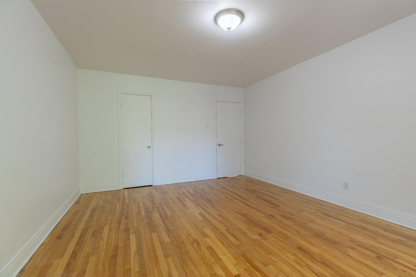 Primary bedroom - 5985 Rue Souart, Montréal (Côte-Des-Neiges/Notre-Dame-De-Grâce), QC - Indoor Photo Showing Other Room