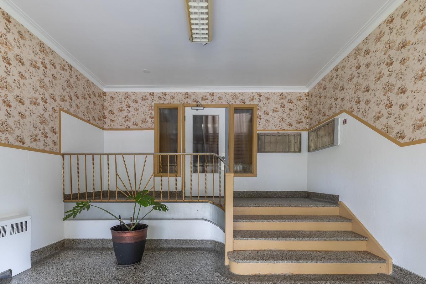 Hall - 5985 Rue Souart, Montréal (Côte-Des-Neiges/Notre-Dame-De-Grâce), QC - Indoor Photo Showing Other Room