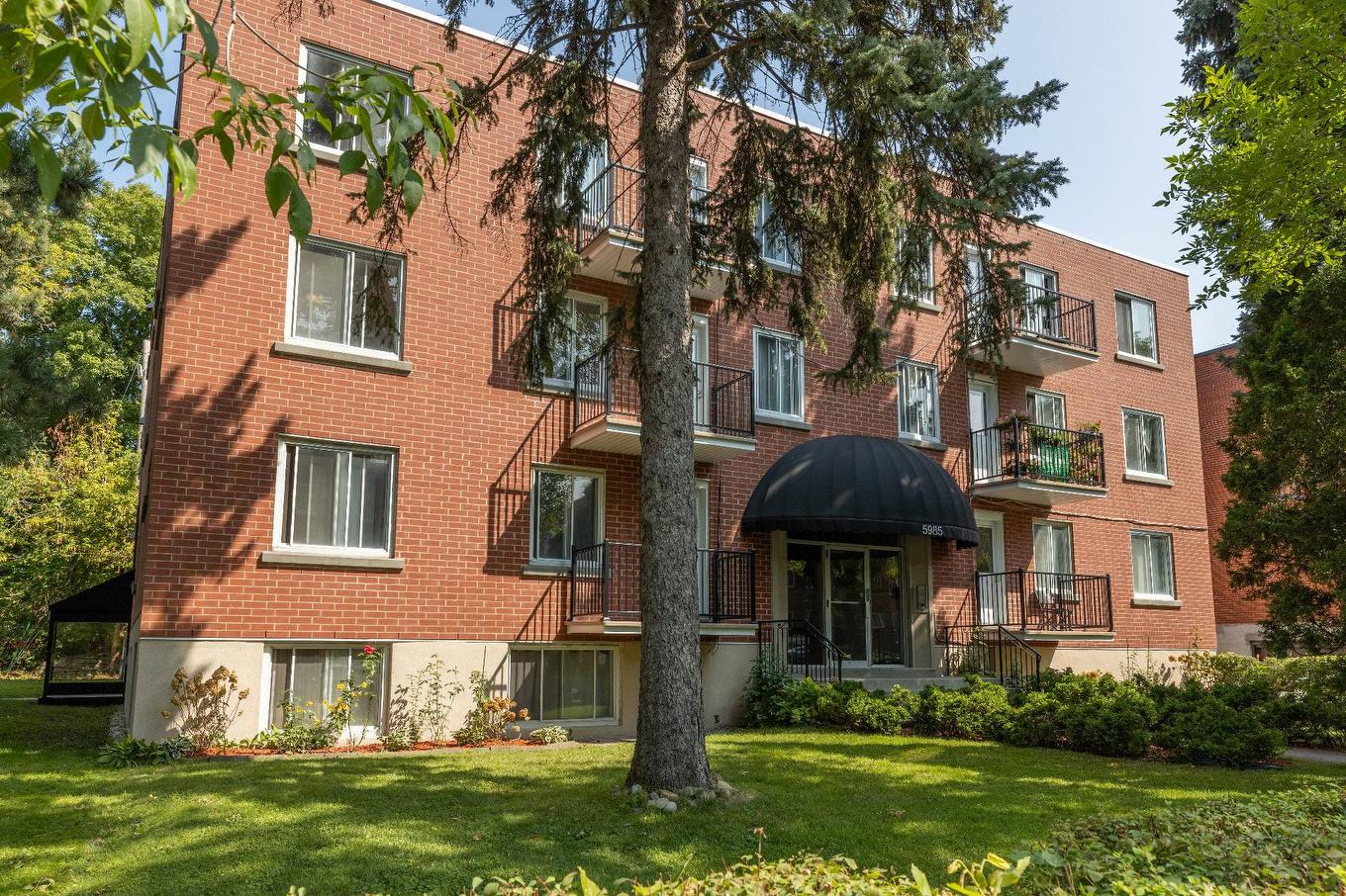 Exterior - 5985 Rue Souart, Montréal (Côte-Des-Neiges/Notre-Dame-De-Grâce), QC - Outdoor With Facade