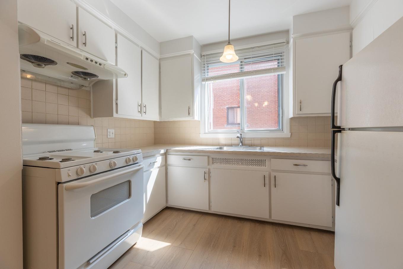 Kitchen - 5985 Rue Souart, Montréal (Côte-Des-Neiges/Notre-Dame-De-Grâce), QC - Indoor Photo Showing Kitchen