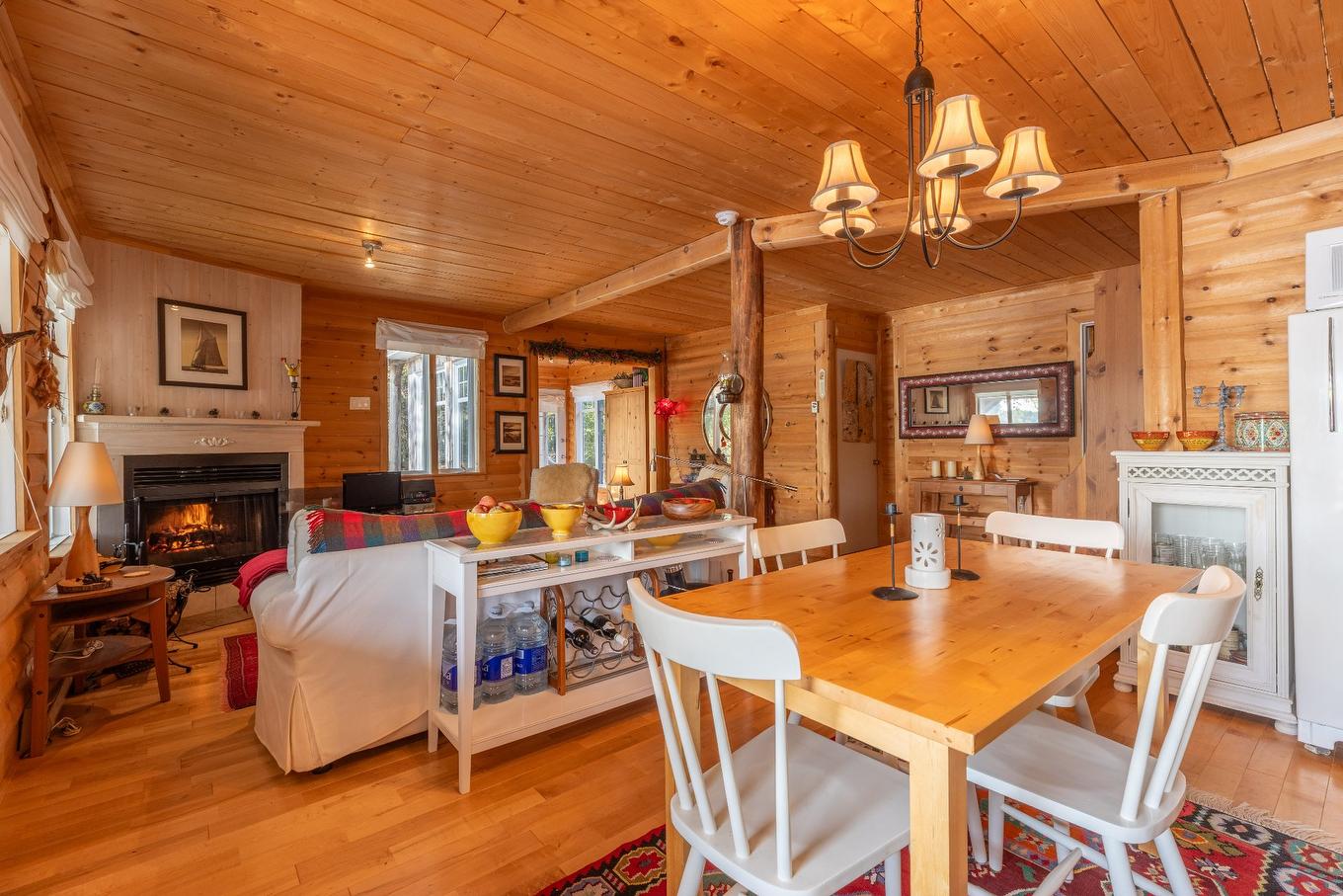 Vue d'ensemble - 1351 Ch. Kataway, Saint-Michel-Des-Saints, QC - Indoor Photo Showing Dining Room With Fireplace