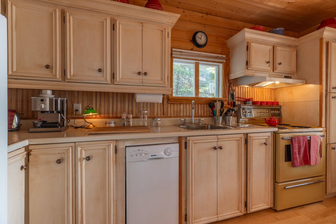 Cuisine - 1351 Ch. Kataway, Saint-Michel-Des-Saints, QC - Indoor Photo Showing Kitchen
