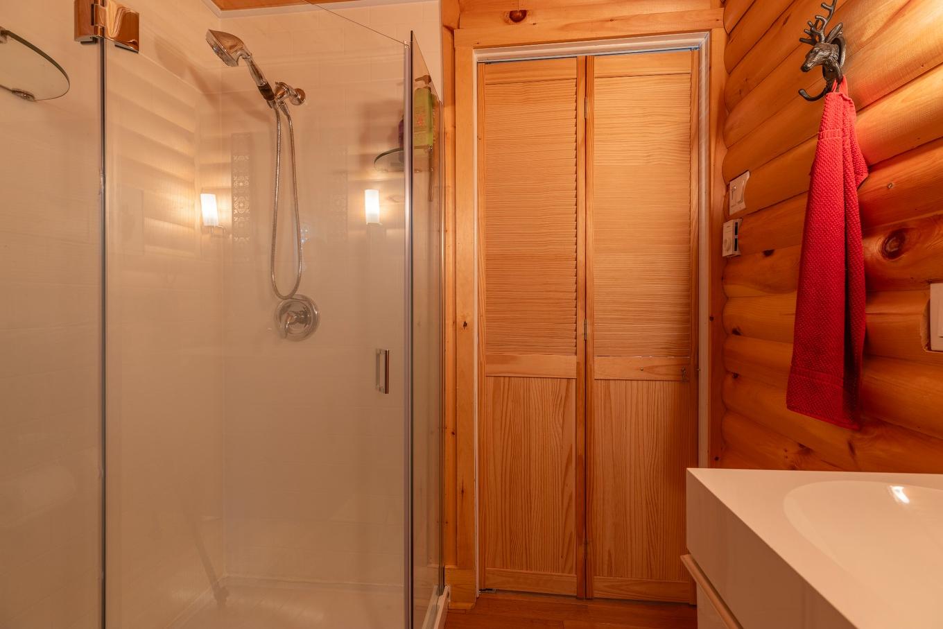 Salle de bains - 1351 Ch. Kataway, Saint-Michel-Des-Saints, QC - Indoor Photo Showing Bathroom