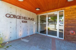 201-1008 Tillicum Rd Esquimalt, BC V9A 1Z8