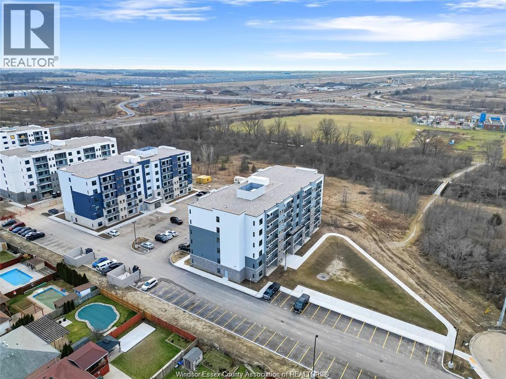 3290 Stella Crescent Unit# 604, Windsor, ON - Outdoor With View