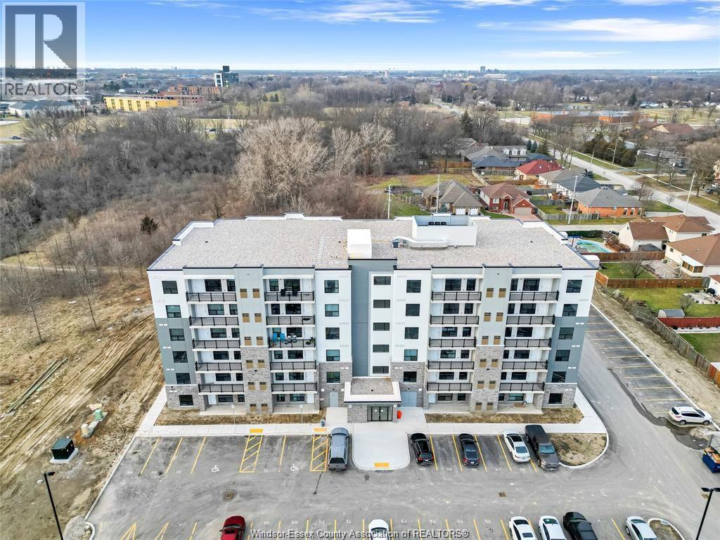 3290 Stella Crescent Unit# 604, Windsor, ON - Outdoor With View