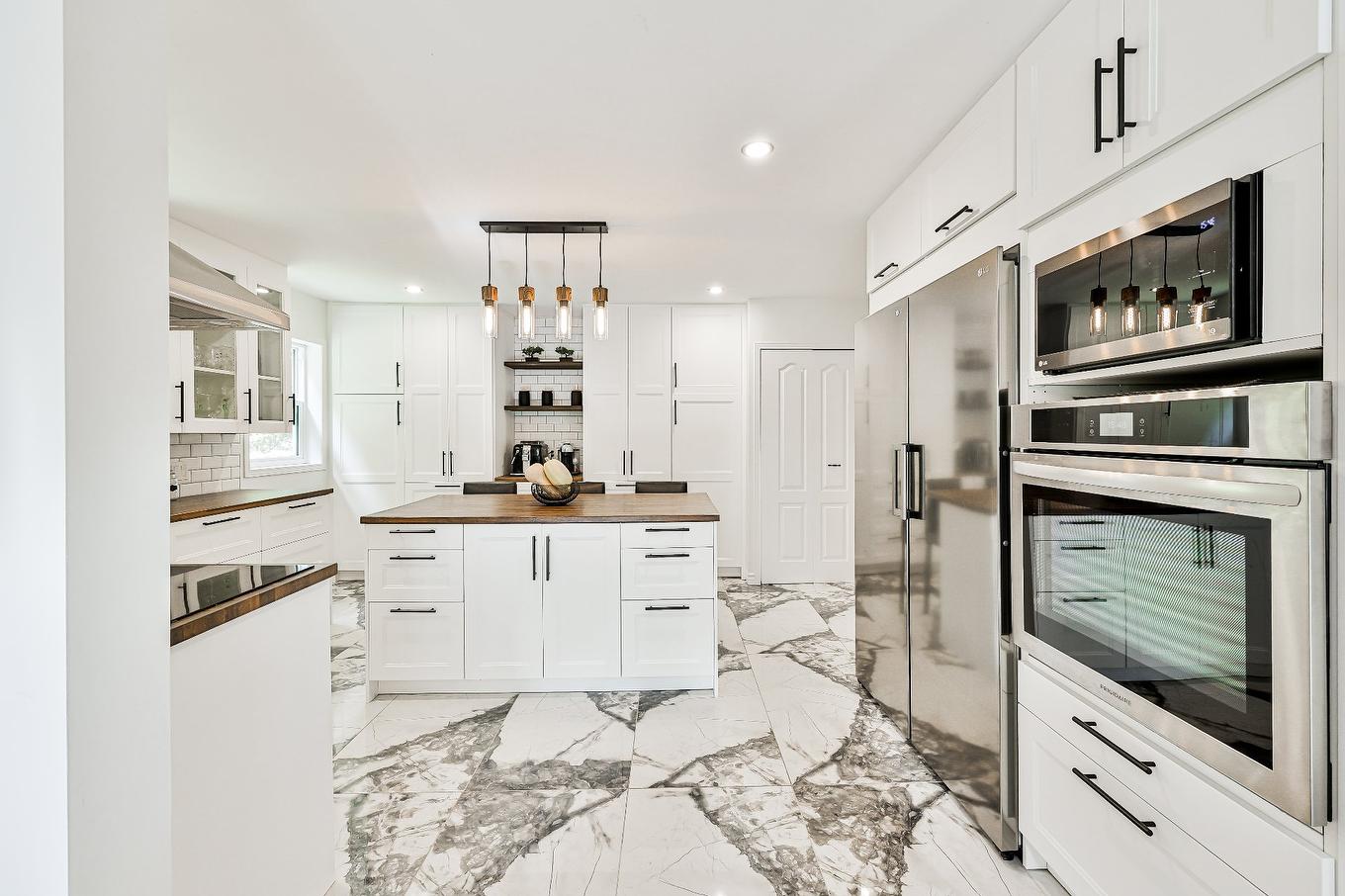 Cuisine - 1200 Route 329 S., Sainte-Agathe-Des-Monts, QC - Indoor Photo Showing Kitchen With Upgraded Kitchen