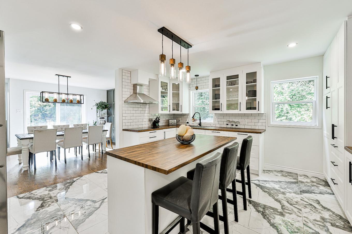 Cuisine - 1200 Route 329 S., Sainte-Agathe-Des-Monts, QC - Indoor