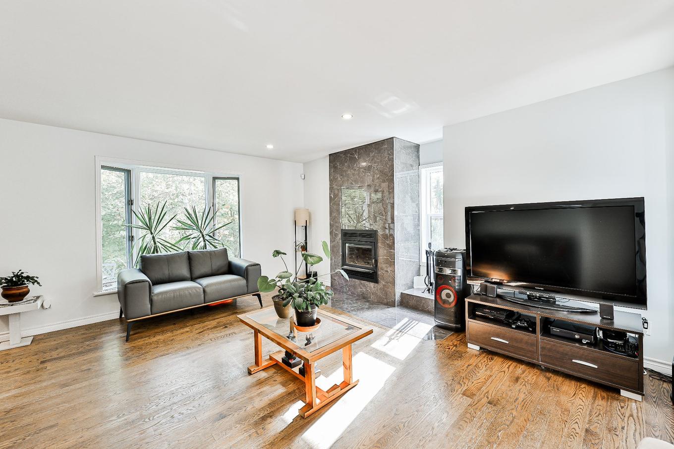Salon - 1200 Route 329 S., Sainte-Agathe-Des-Monts, QC - Indoor Photo Showing Living Room With Fireplace