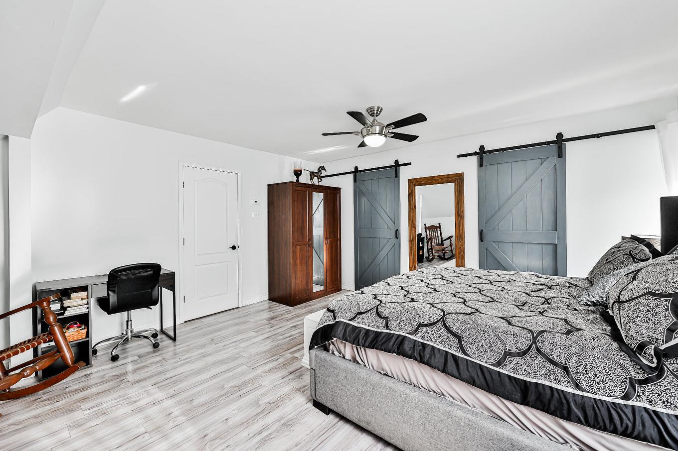 Chambre à coucher principale - 1200 Route 329 S., Sainte-Agathe-Des-Monts, QC - Indoor Photo Showing Bedroom