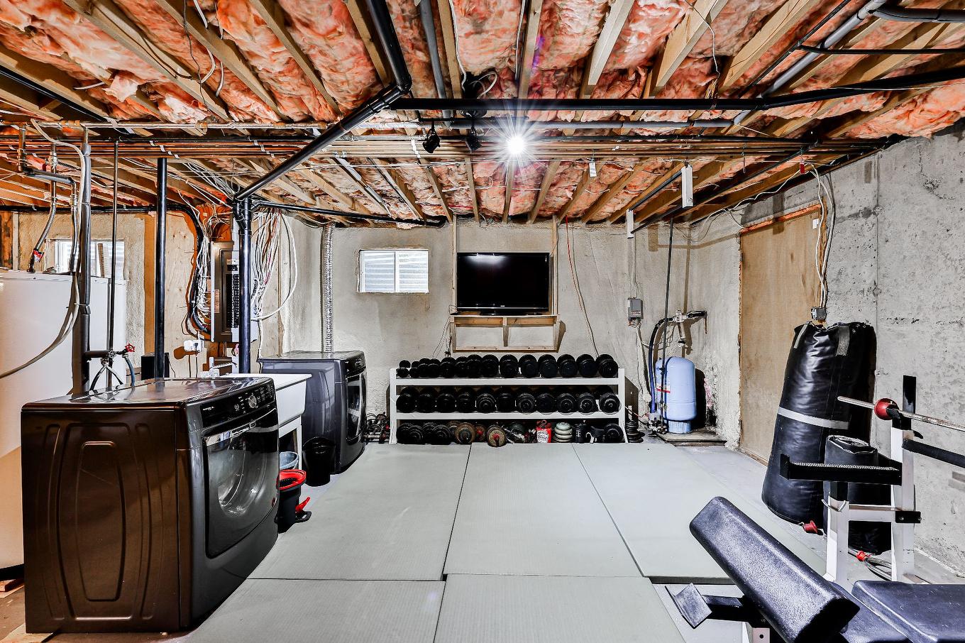 Salle familiale - 1200 Route 329 S., Sainte-Agathe-Des-Monts, QC - Indoor Photo Showing Basement