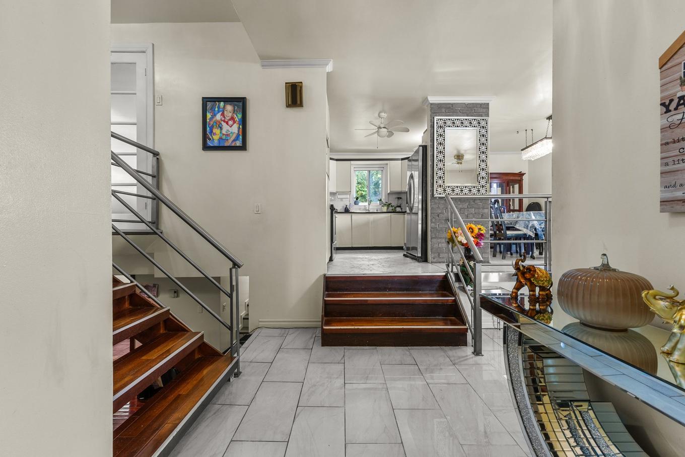 Hall d'entrée/Vestibule - 4040 40E Avenue, Montréal (Rivière-Des-Prairies/Pointe-Aux-Trembles), QC - Indoor Photo Showing Other Room