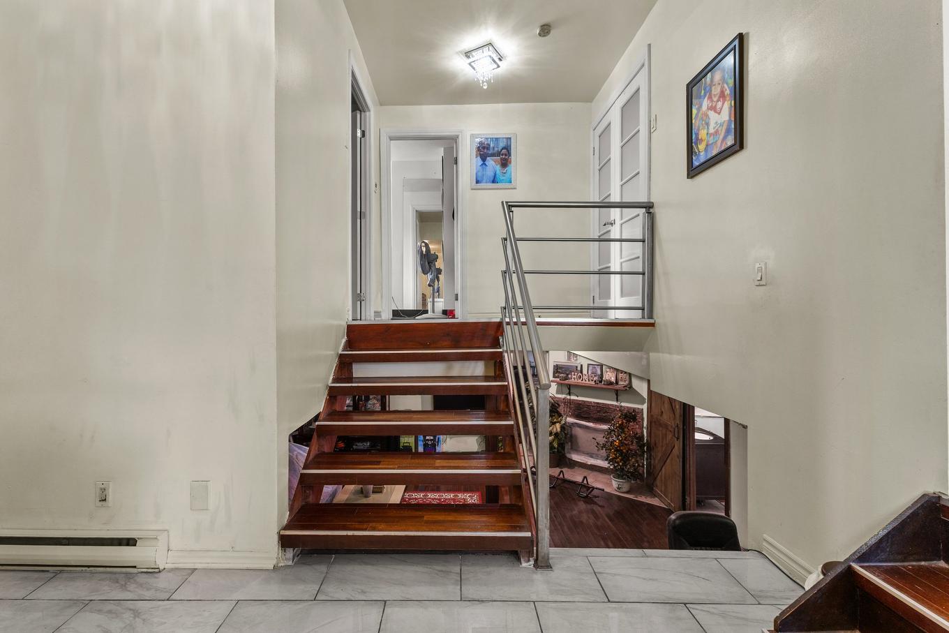 Escalier - 4040 40E Avenue, Montréal (Rivière-Des-Prairies/Pointe-Aux-Trembles), QC - Indoor Photo Showing Other Room
