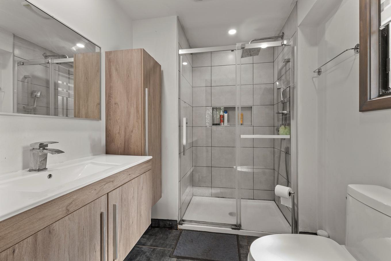 Salle de bains attenante à la CCP - 4040 40E Avenue, Montréal (Rivière-Des-Prairies/Pointe-Aux-Trembles), QC - Indoor Photo Showing Bathroom