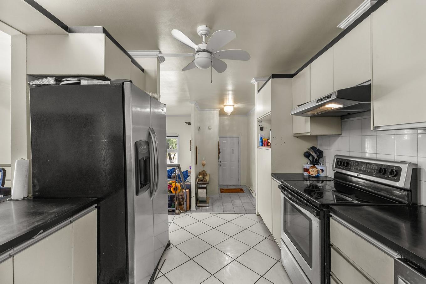 Cuisine - 4040 40E Avenue, Montréal (Rivière-Des-Prairies/Pointe-Aux-Trembles), QC - Indoor Photo Showing Kitchen