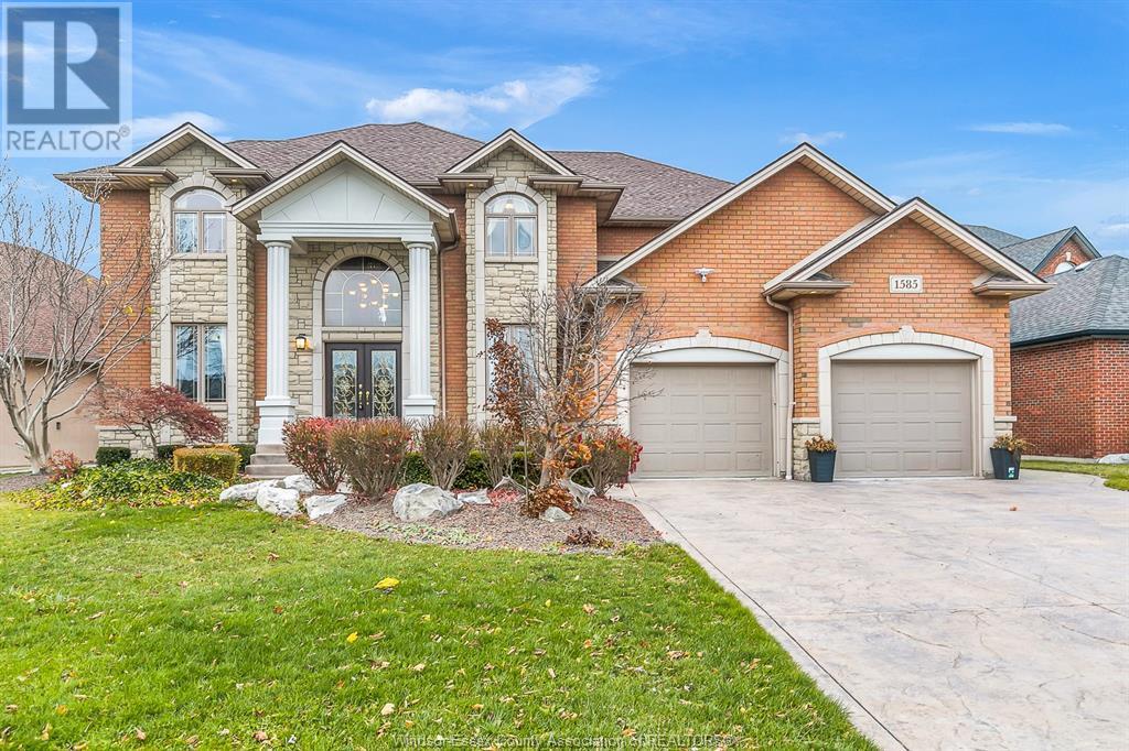 1585 Stoneybrook Crescent, Windsor, ON - Outdoor With Facade