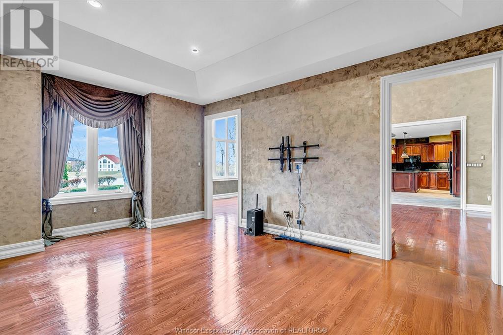 1585 Stoneybrook Crescent, Windsor, ON - Indoor Photo Showing Other Room