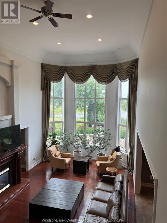 1585 Stoneybrook Crescent, Windsor, ON - Indoor Photo Showing Other Room