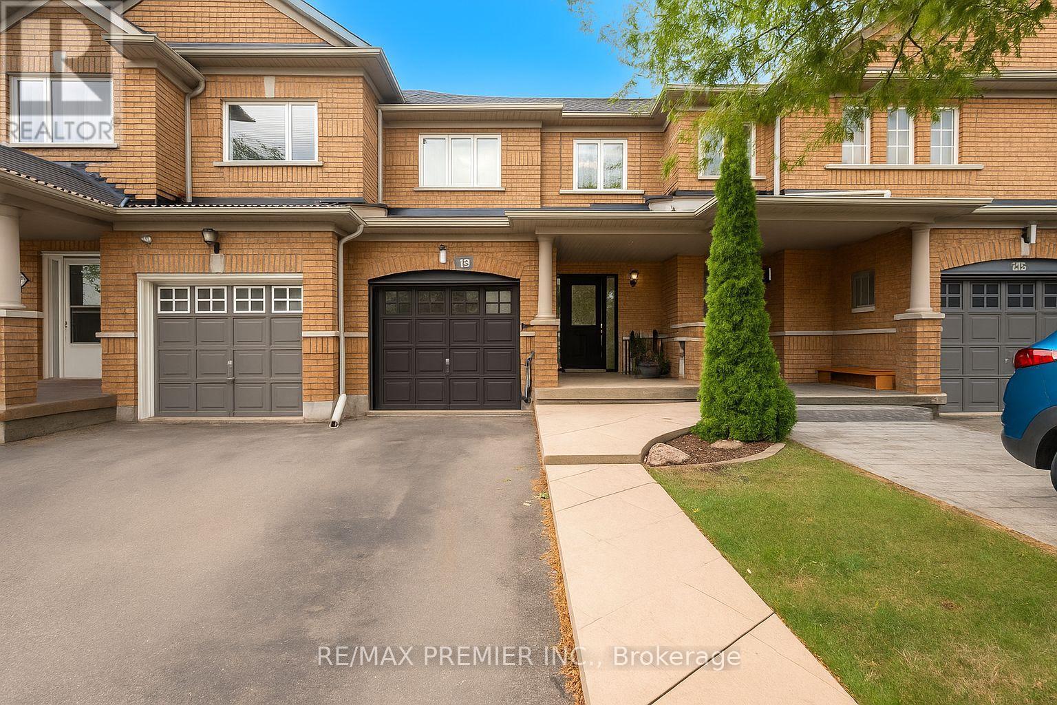 78 Keystar Court, Vaughan, ON - Outdoor With Facade
