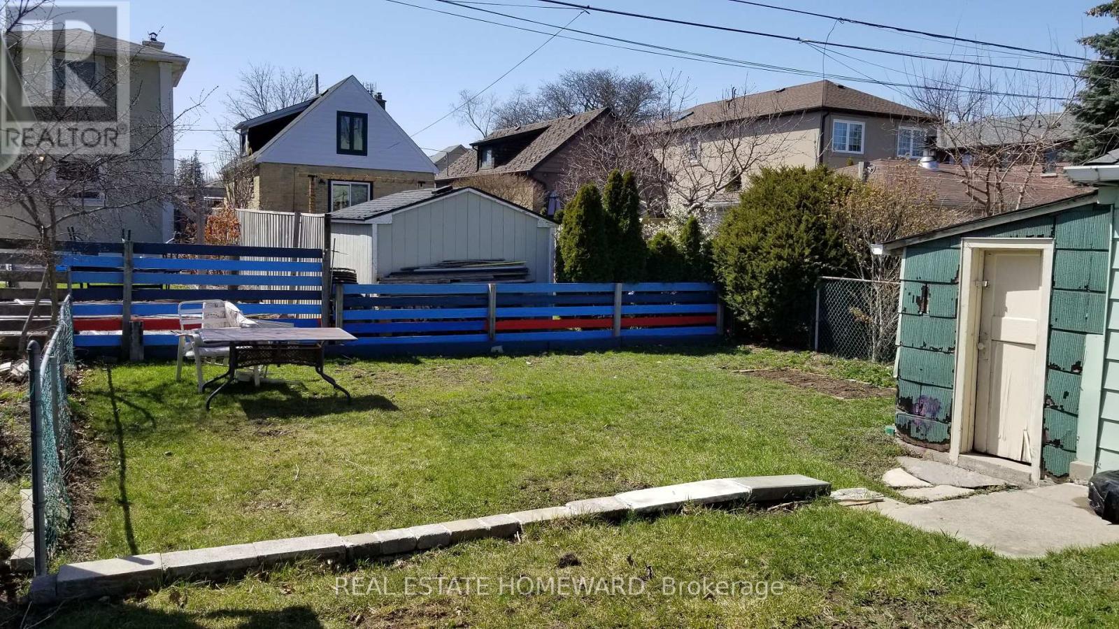 (Lower Level) - 328 Linsmore Crescent, Toronto, ON - Outdoor