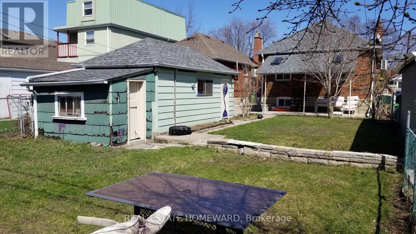 (Lower Level) - 328 Linsmore Crescent, Toronto, ON - Outdoor