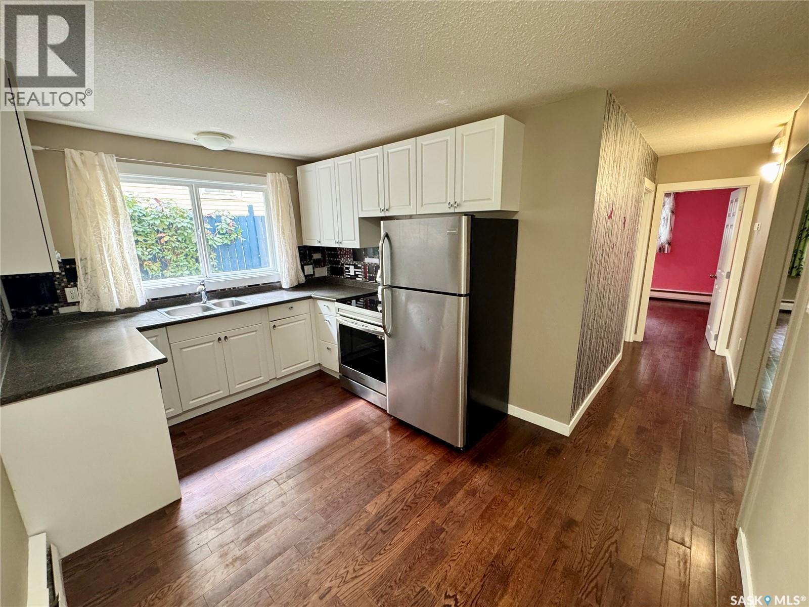 7 2121 Rae Street, Regina, SK - Indoor Photo Showing Kitchen