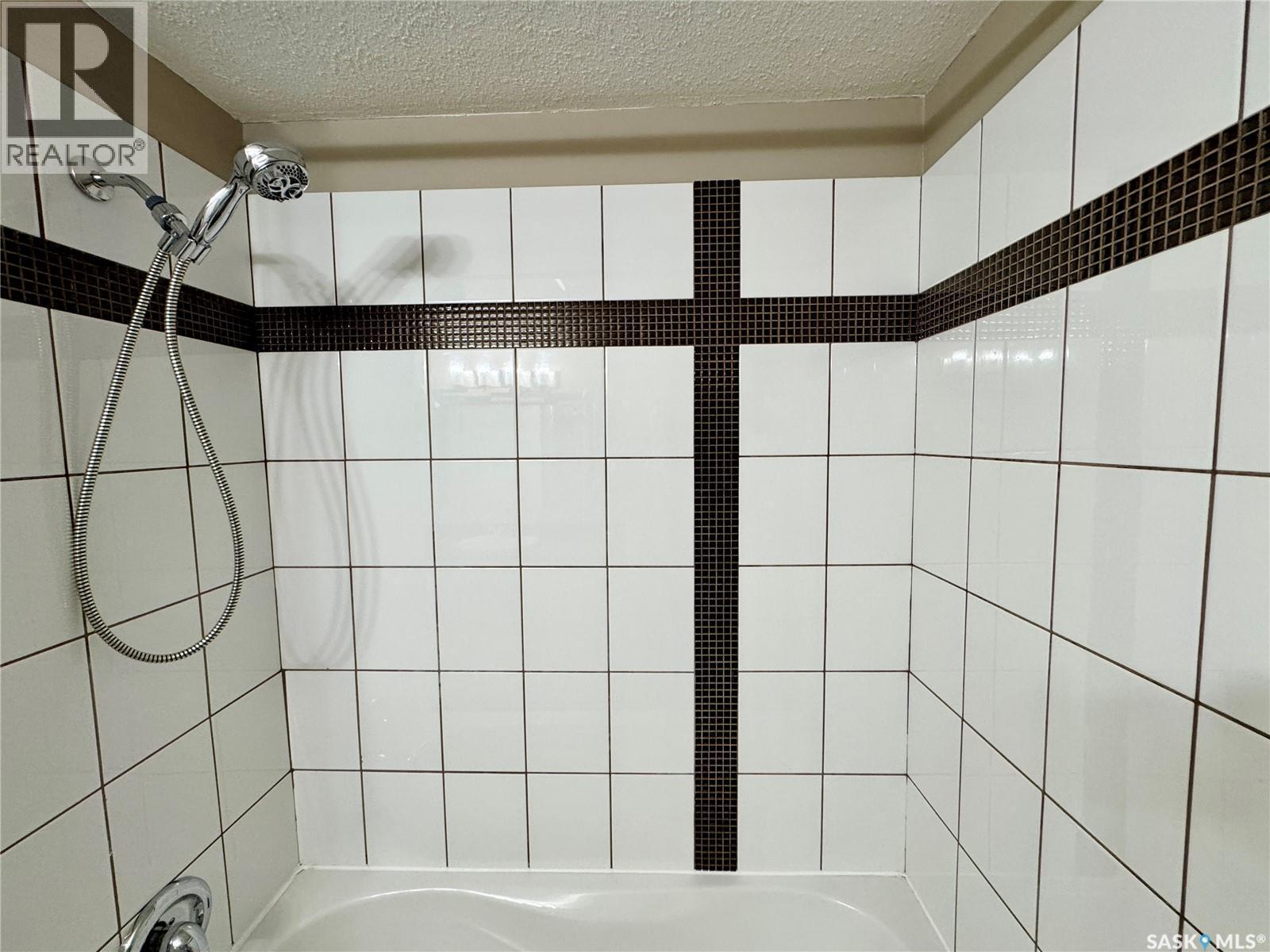 7 2121 Rae Street, Regina, SK - Indoor Photo Showing Bathroom
