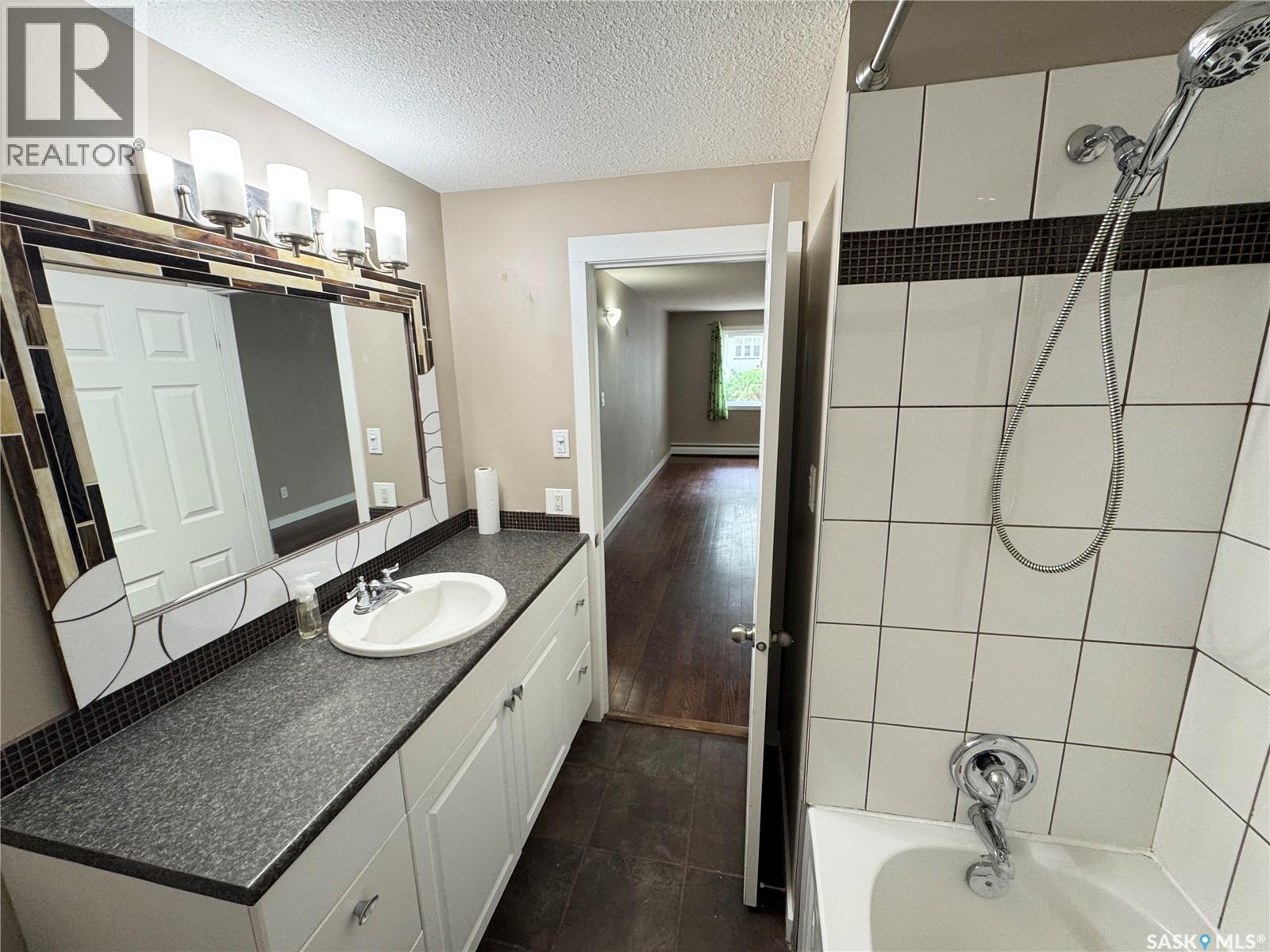 7 2121 Rae Street, Regina, SK - Indoor Photo Showing Bathroom