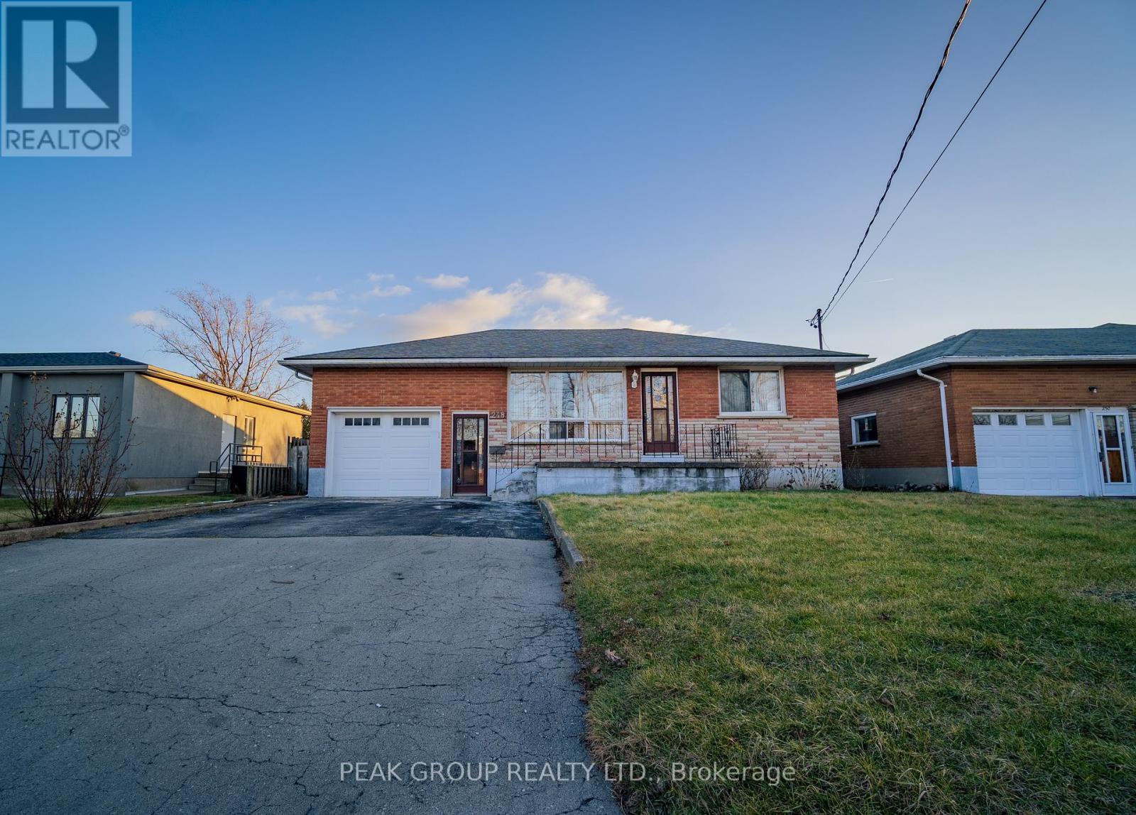 Upper - 248 Bertie Street, Fort Erie (Central), ON - Outdoor