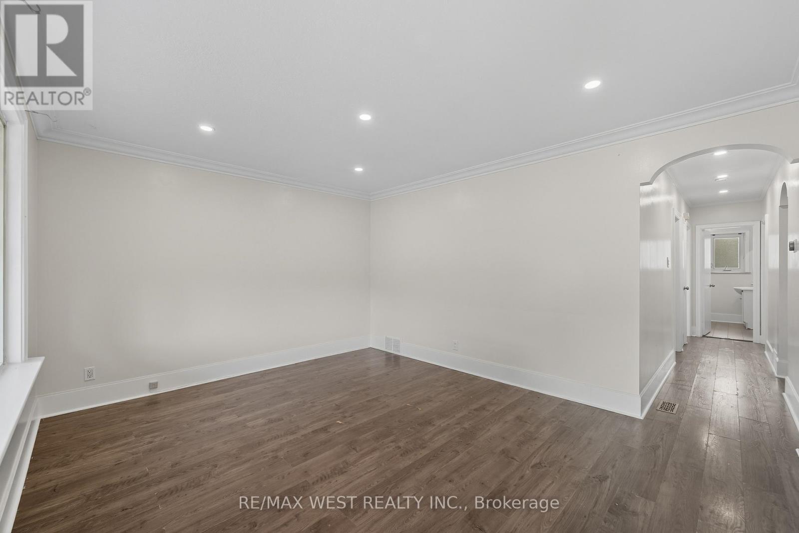 38 Feltham Avenue, Toronto, ON - Indoor Photo Showing Other Room