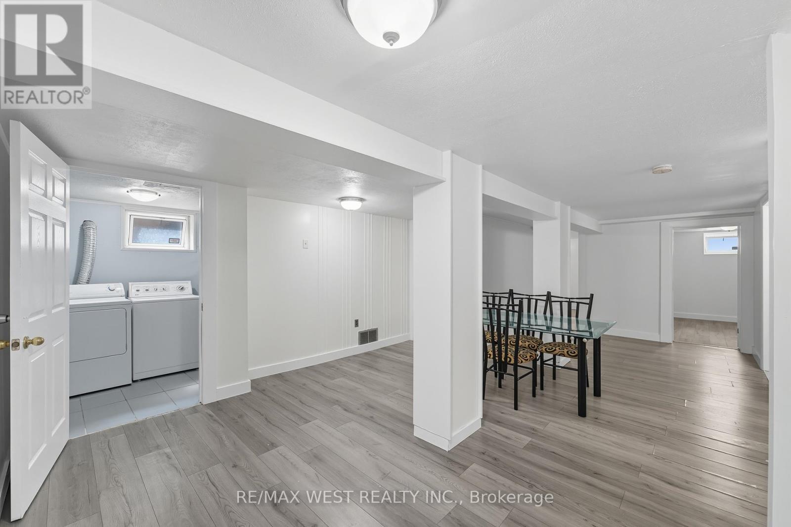 38 Feltham Avenue, Toronto, ON - Indoor Photo Showing Laundry Room