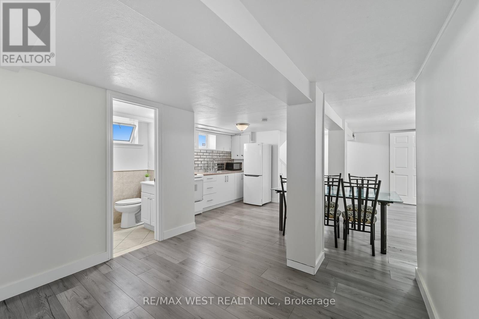 38 Feltham Avenue, Toronto, ON - Indoor Photo Showing Other Room