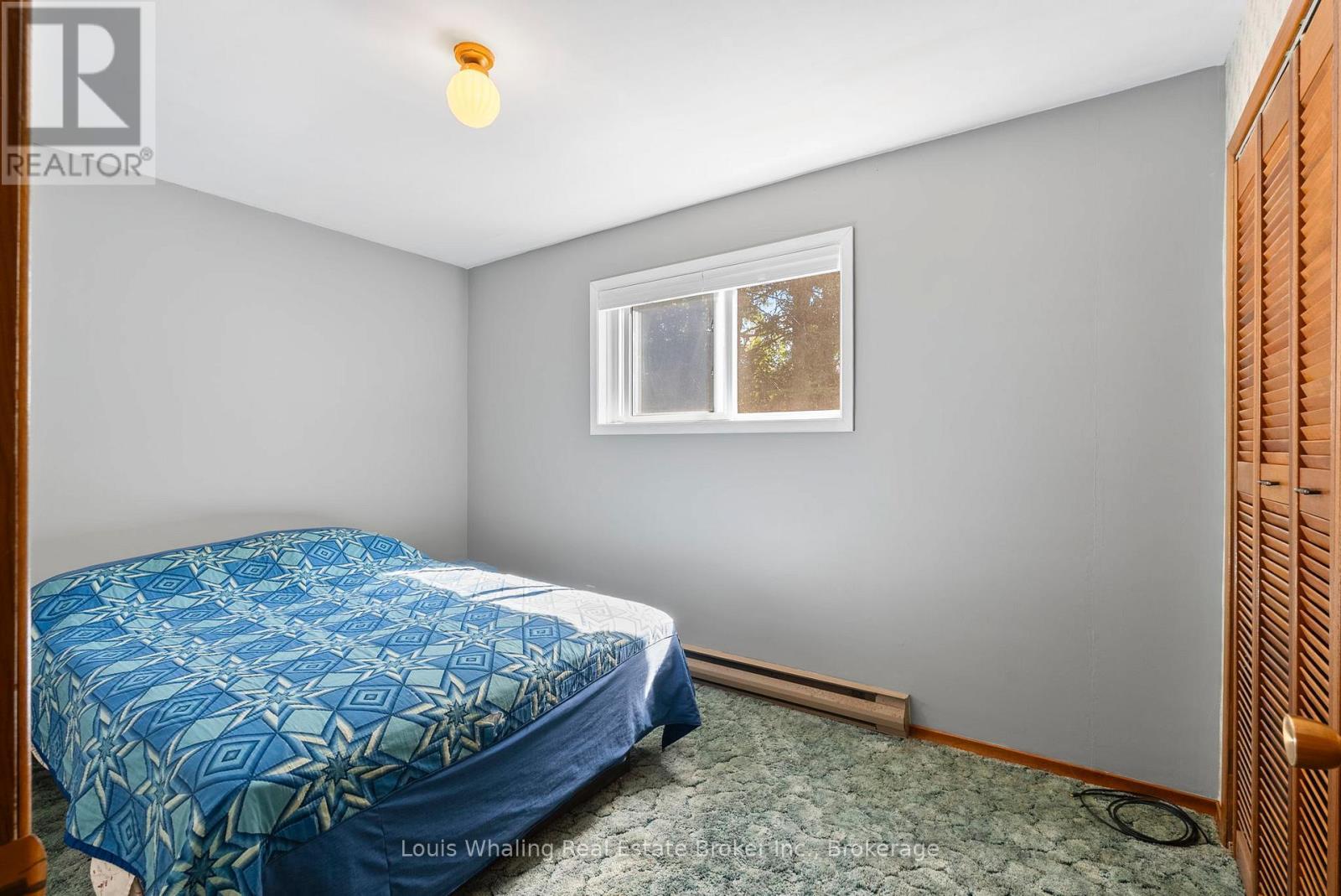 61 8Th Street, Hanover, ON - Indoor Photo Showing Bedroom