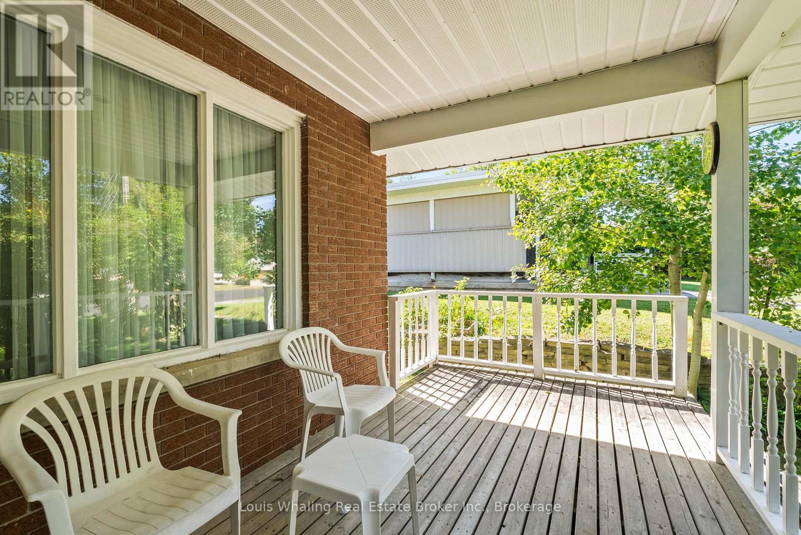 61 8Th Street, Hanover, ON - Outdoor With Deck Patio Veranda With Exterior