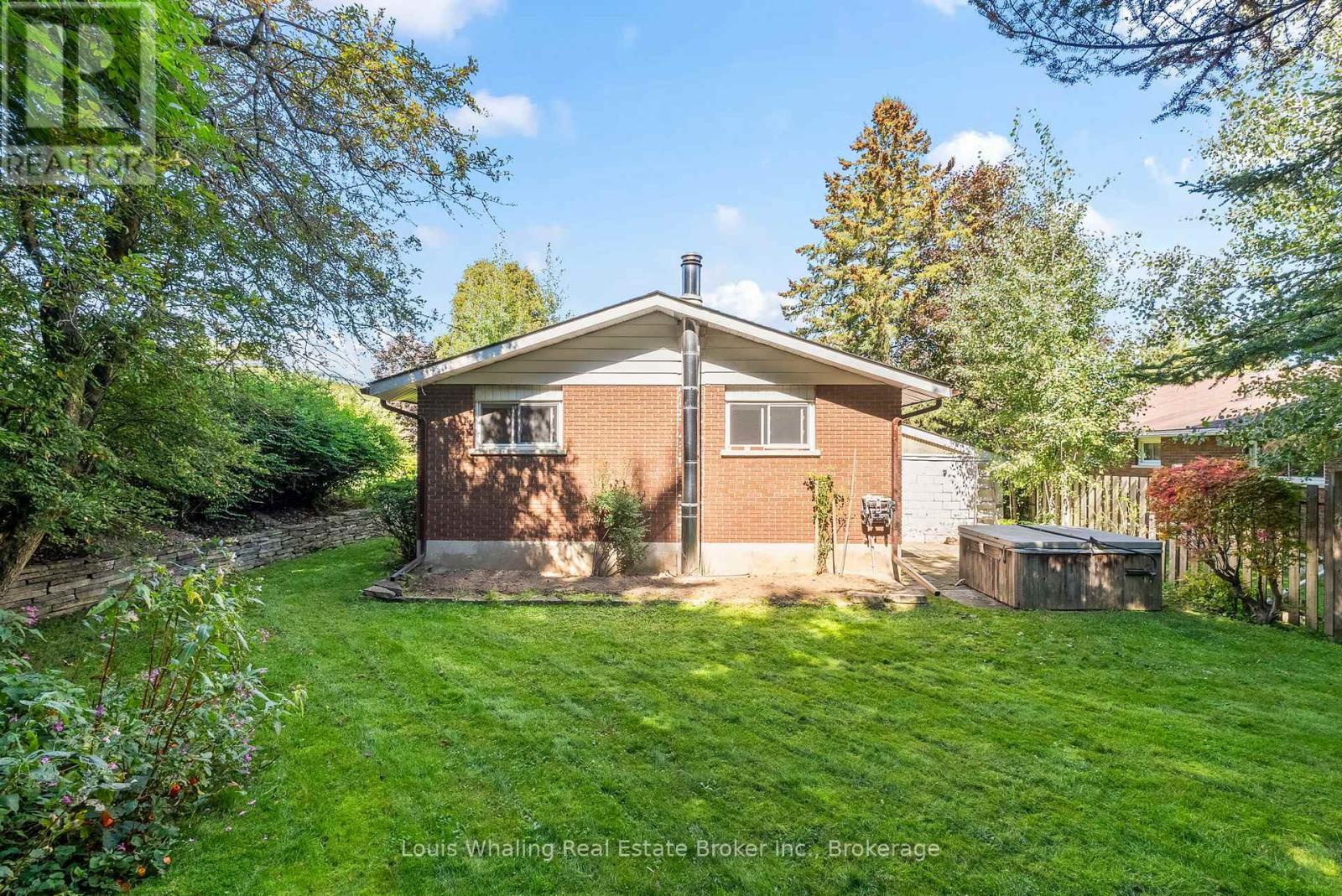 61 8Th Street, Hanover, ON - Outdoor