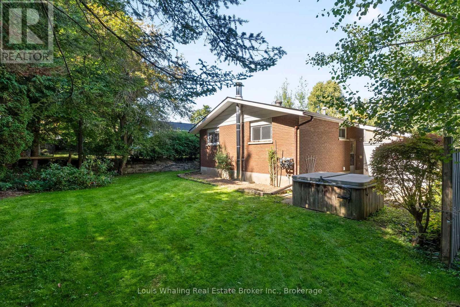 61 8Th Street, Hanover, ON - Outdoor