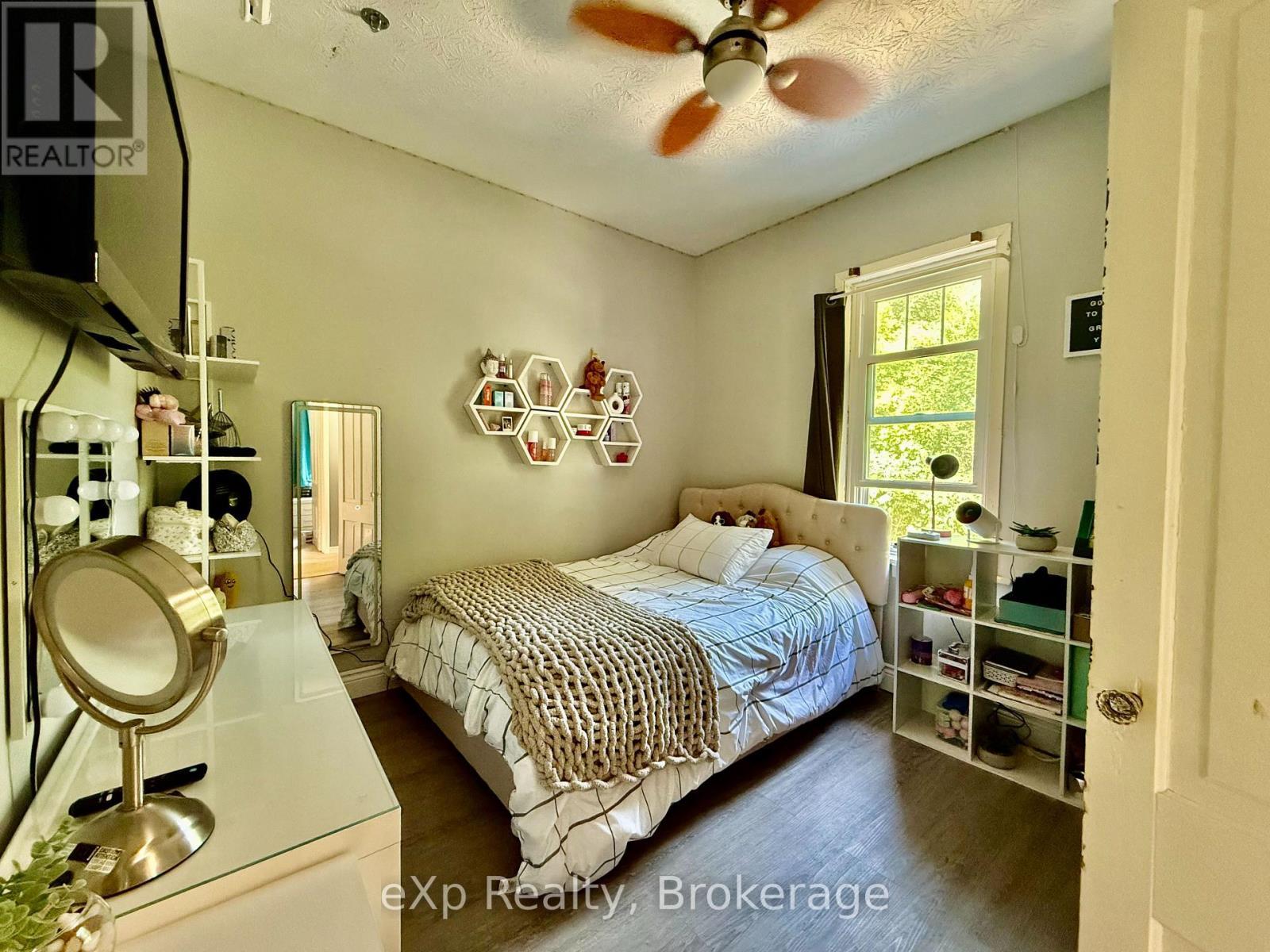 507 Mary Street, Brockton, ON - Indoor Photo Showing Bedroom