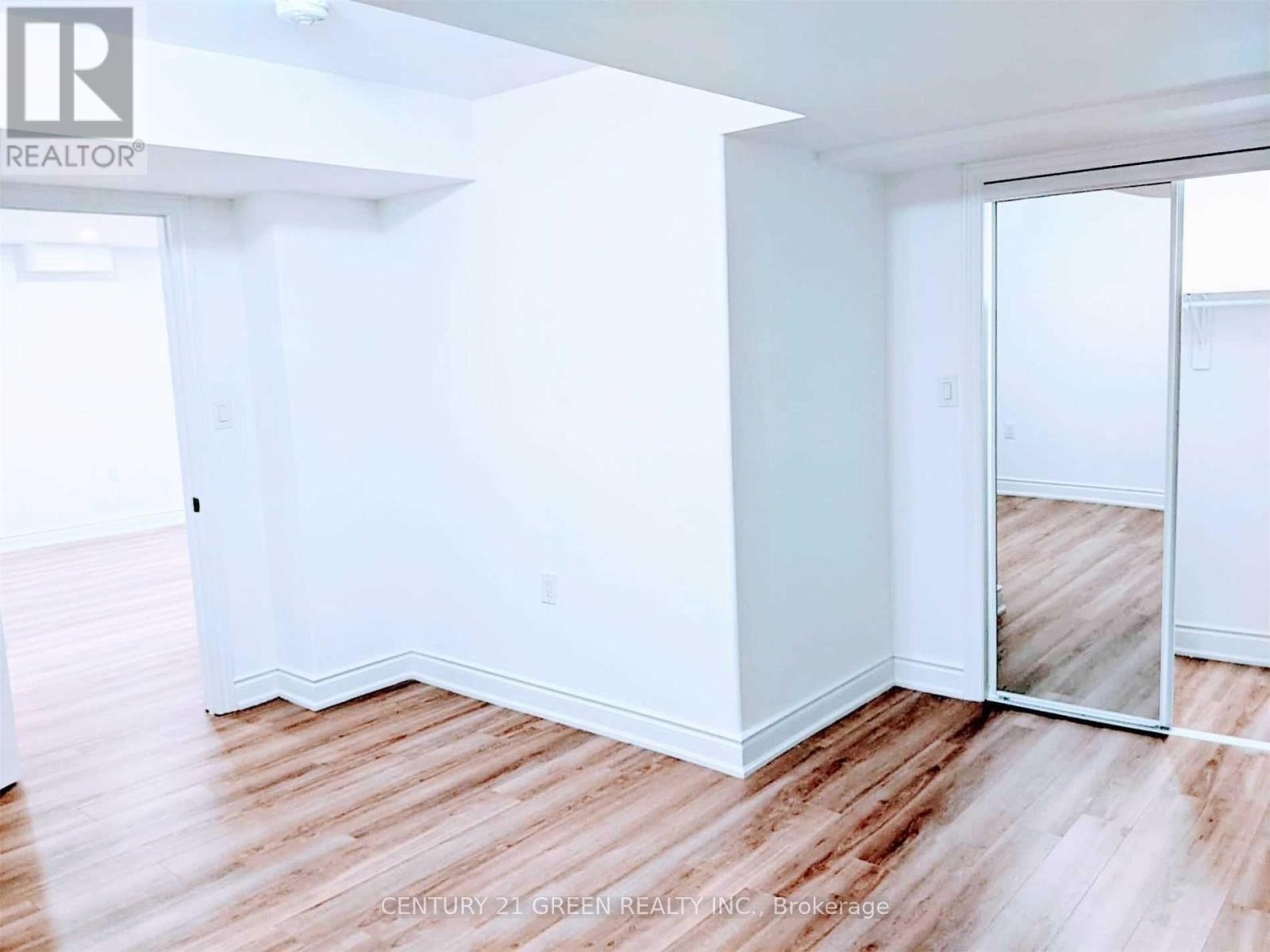 114 Rising Hill Ridge, Brampton, ON - Indoor Photo Showing Other Room