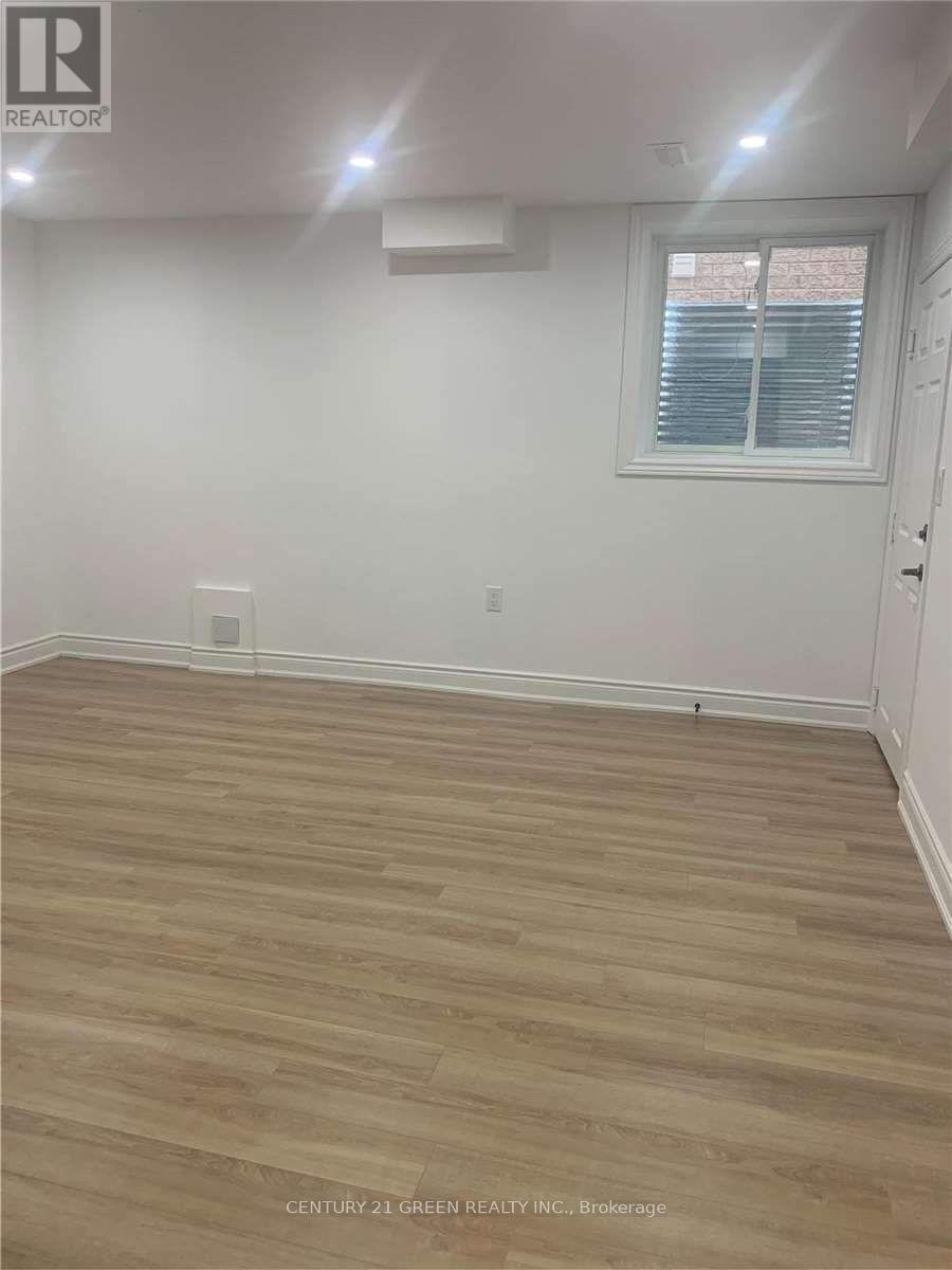 114 Rising Hill Ridge, Brampton, ON - Indoor Photo Showing Other Room